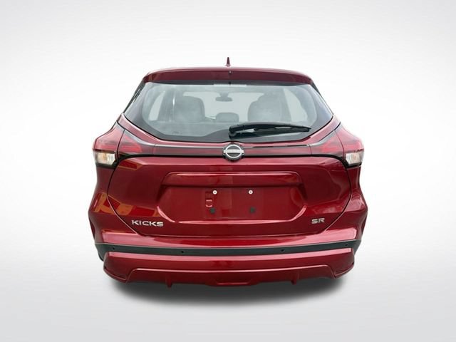 Used 2023 Nissan Kicks SR w/ SR Premium Package FWD image 4