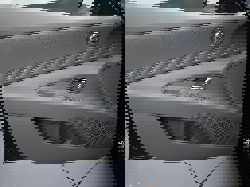 New 2025 Hyundai Elantra Sport image 21