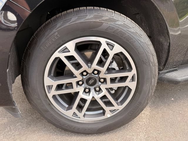 Used 2025 Ford Expedition Active AWD/4WD image 27