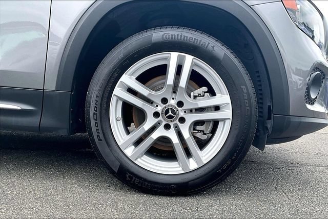 Certified 2023 Mercedes-Benz GLB 250 4MATIC w/ Premium Package image 9