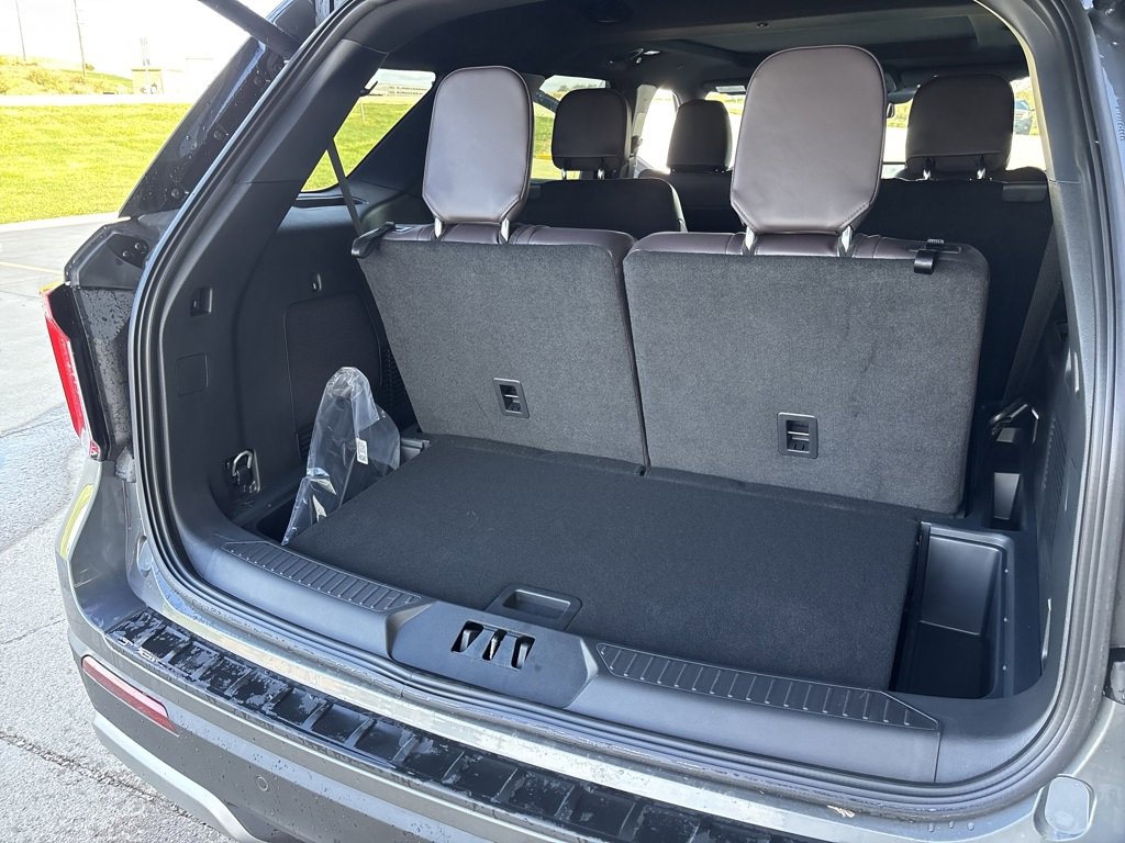 New 2026 Ford Explorer Platinum image 33