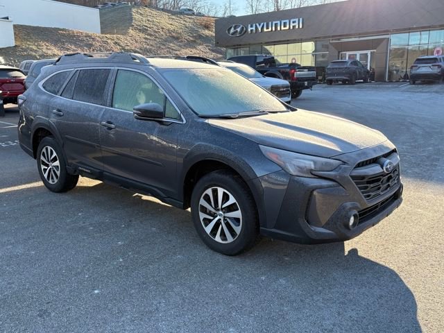 Used 2023 Subaru Outback Premium image 7