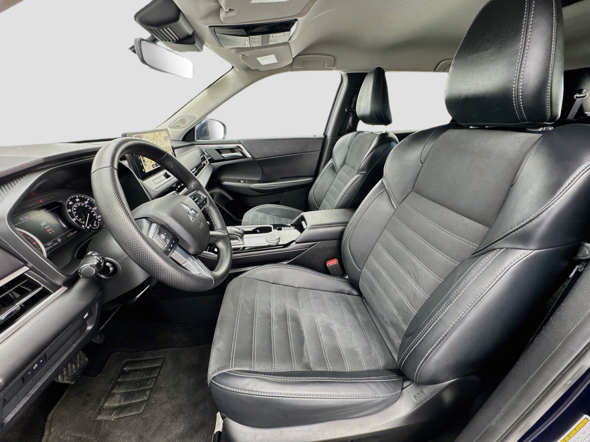 Used 2025 Mitsubishi Outlander SE FWD image 13