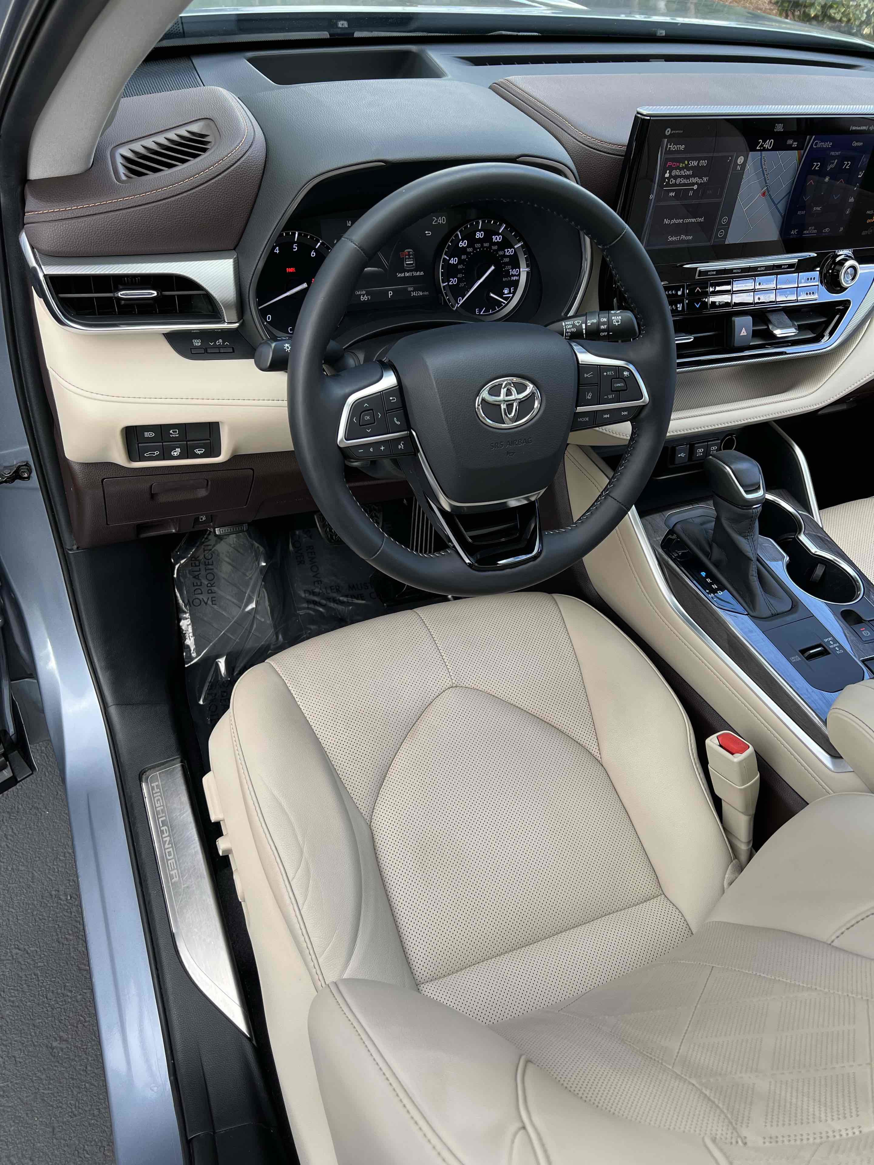 Used 2020 Toyota Highlander Platinum image 44