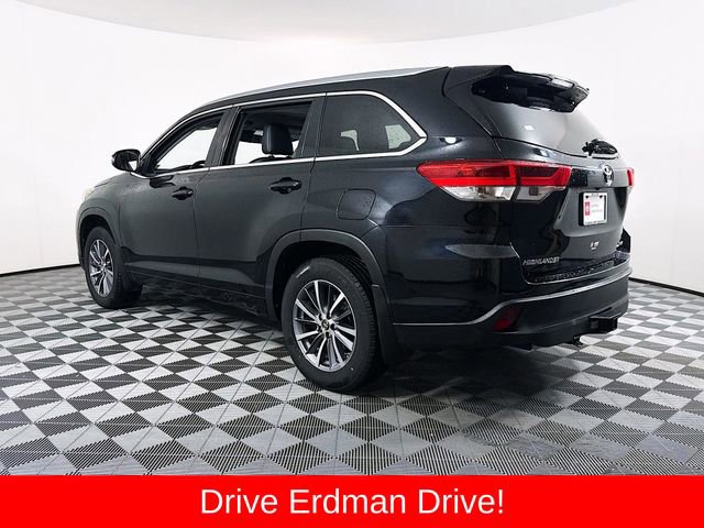 Certified 2018 Toyota Highlander XLE w/ Carpet Mat Package (TMS) image 21