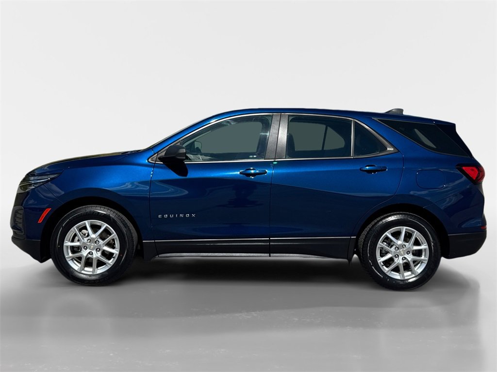 Used 2022 Chevrolet Equinox LS image 4