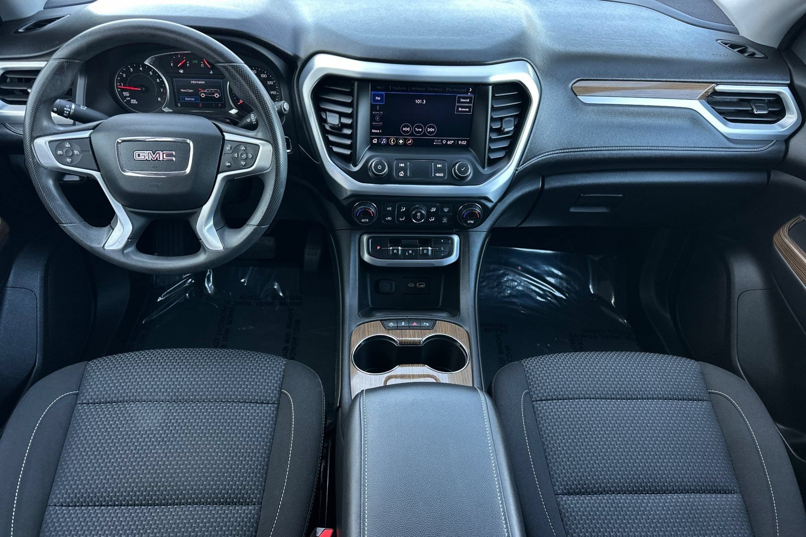 Certified 2021 GMC Acadia SLE w/ LPO, Cargo Package FWD image 16