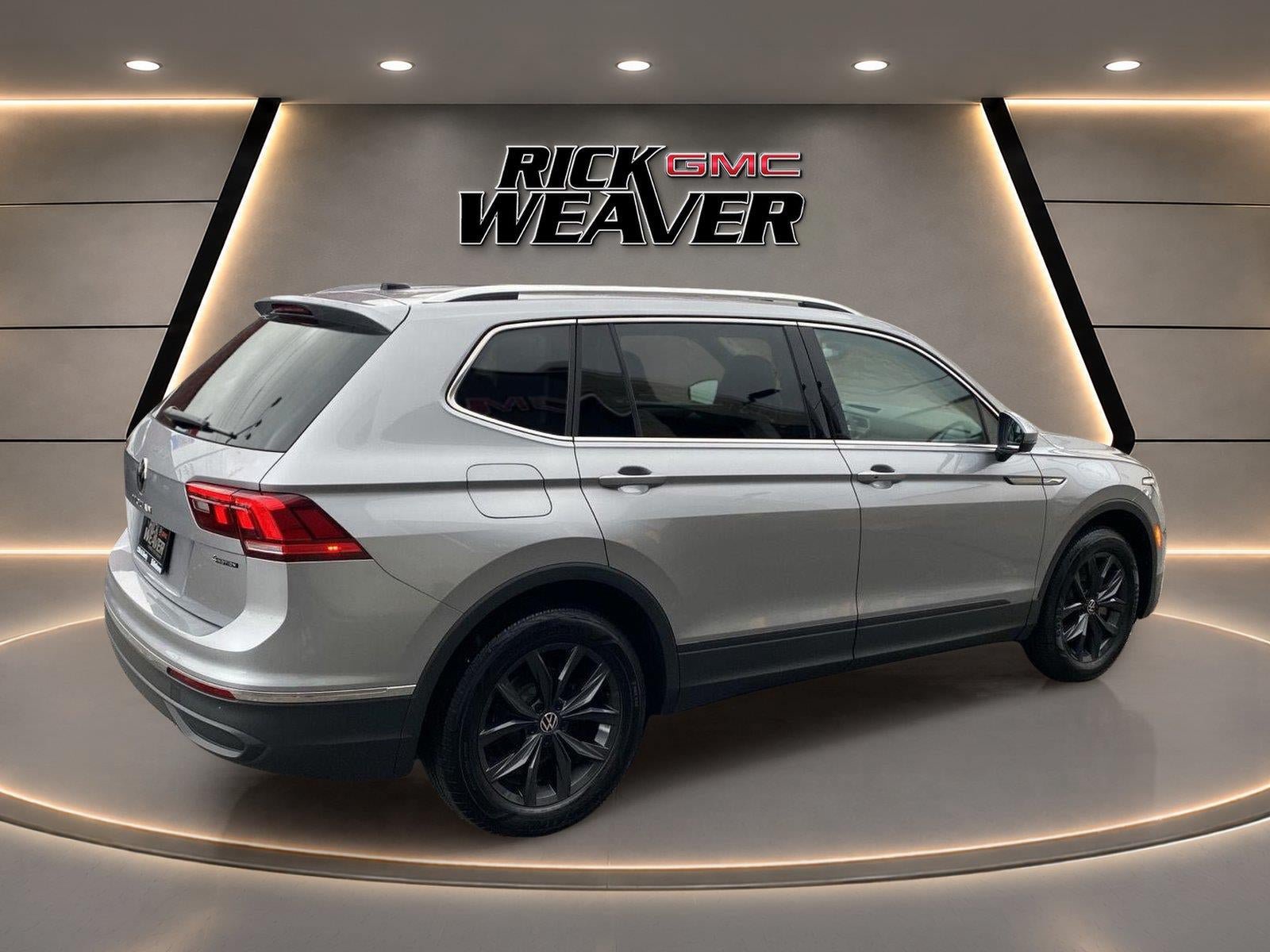 Used 2024 Volkswagen Tiguan SE AWD/4WD image 7