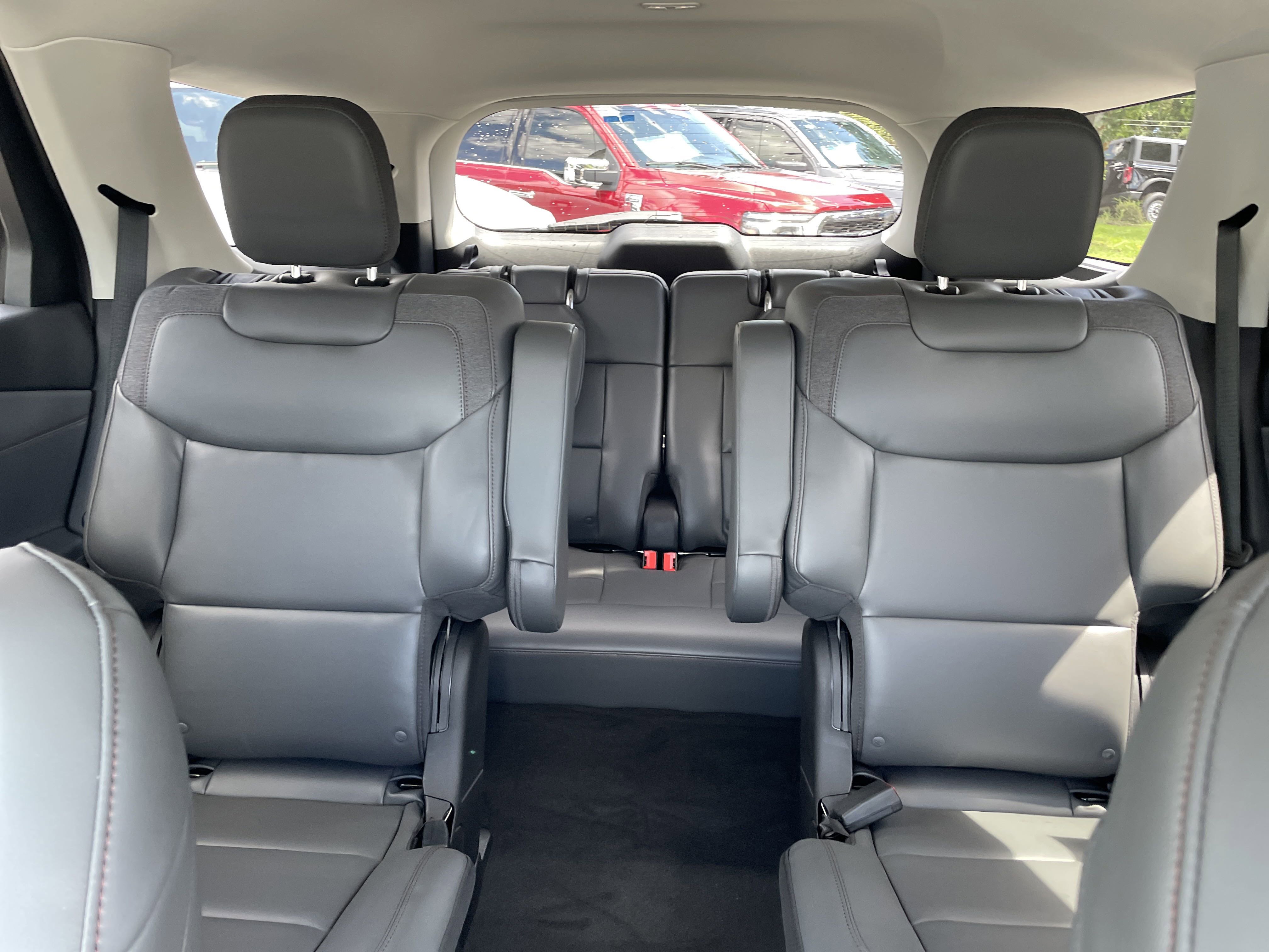 New 2025 Ford Explorer Active w/ Active Comfort Package image 17