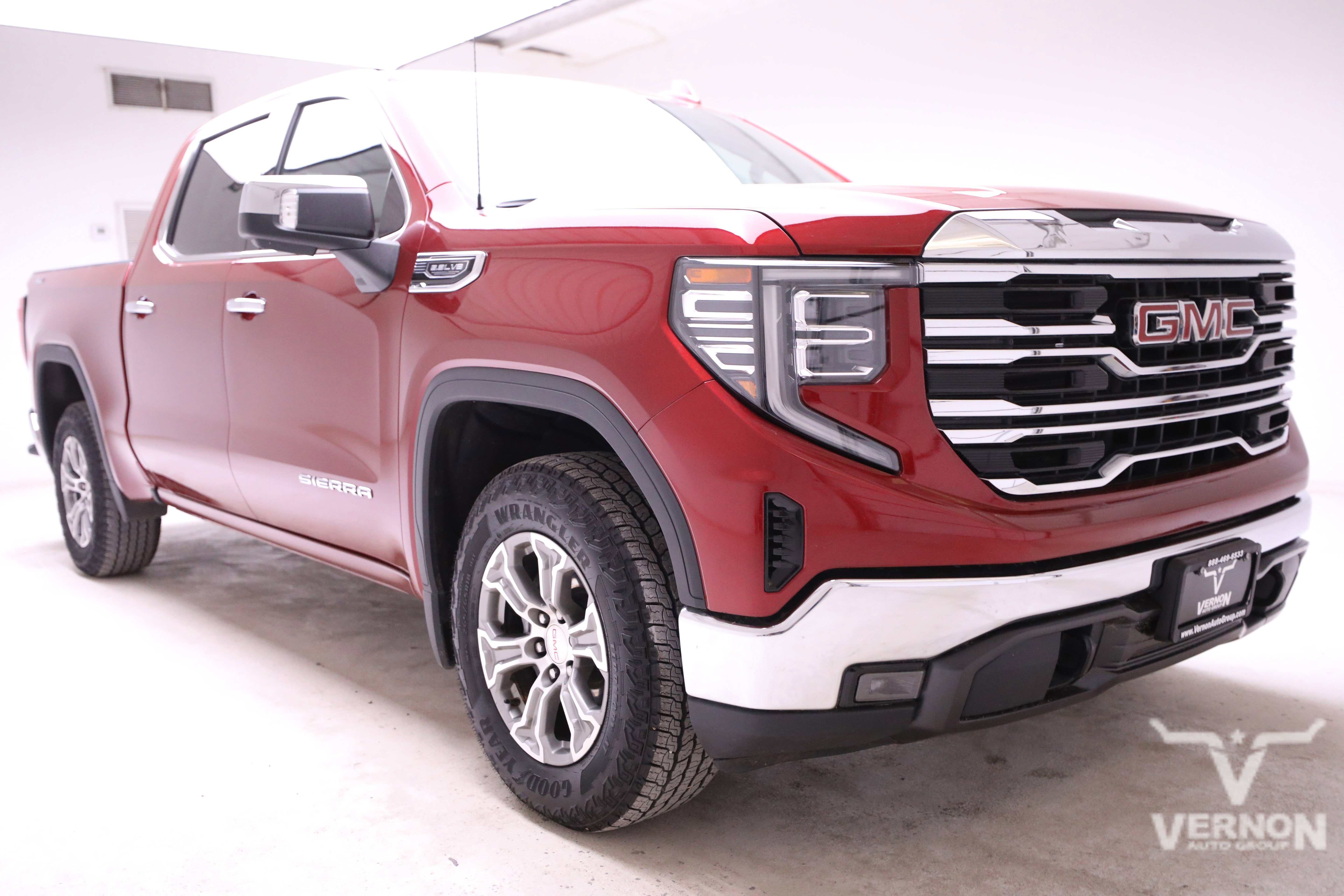 Used 2022 GMC Sierra 1500 SLT w/ X31 Off-Road Package image 7