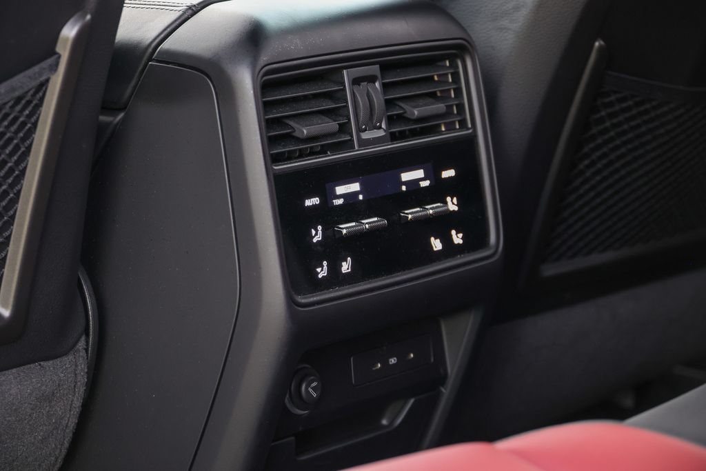 Certified 2025 Porsche Cayenne S AWD/4WD image 45