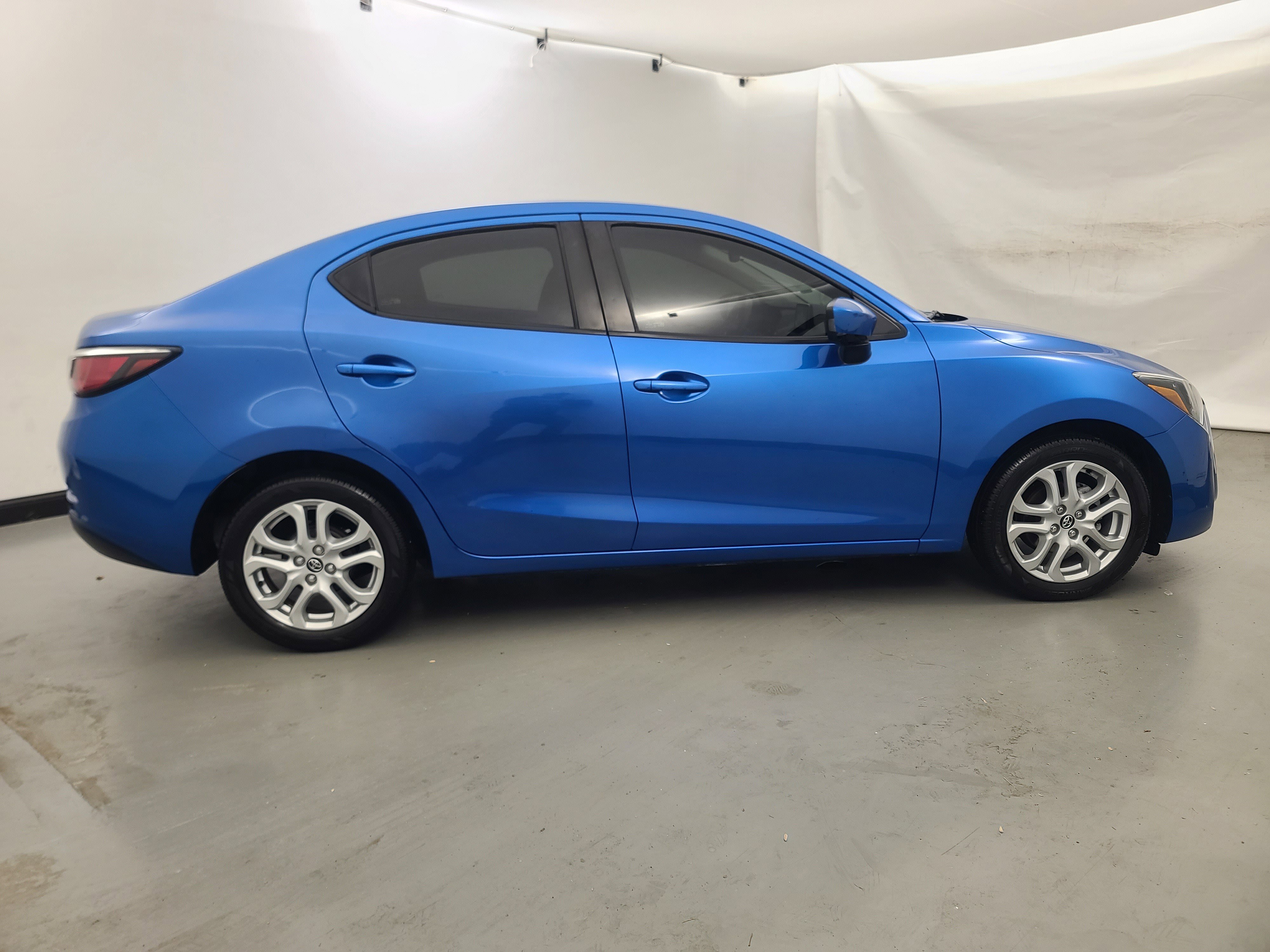 Used 2017 Toyota Yaris iA image 3