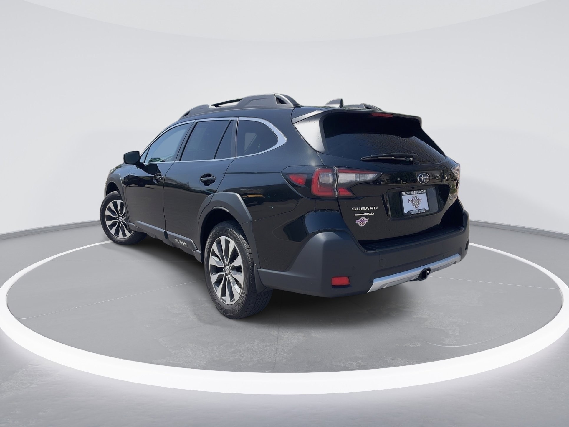 Used 2023 Subaru Outback Limited AWD/4WD image 7