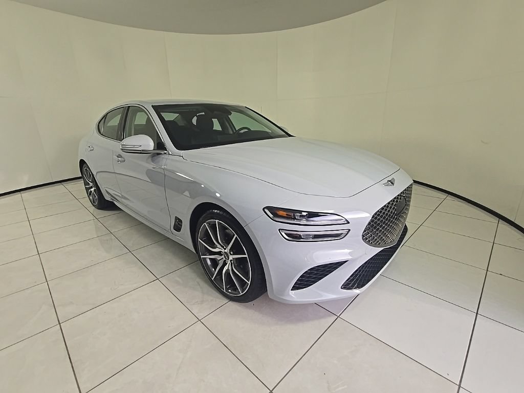 Used 2023 Genesis G70 2.0T RWD image 3