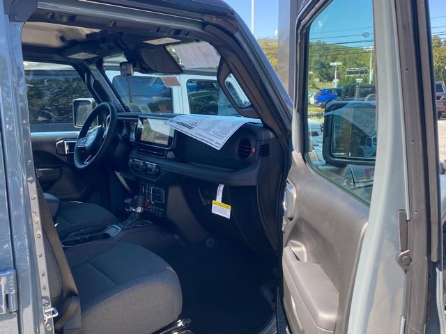 New 2025 Jeep Wrangler Unlimited Rubicon w/ Safety Group AWD/4WD image 27