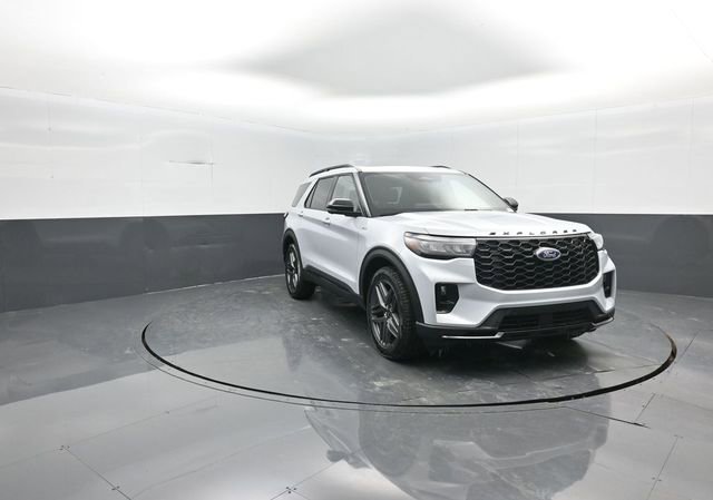 New 2026 Ford Explorer ST-Line w/ ST-Line Street Pack image 2