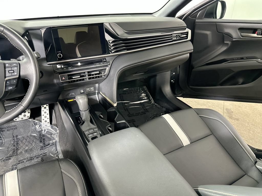 Used 2026 Toyota Camry SE FWD image 17