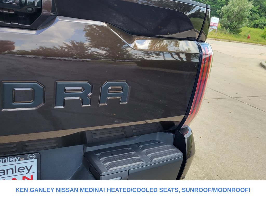 Used 2025 Toyota Tundra Limited AWD/4WD image 17