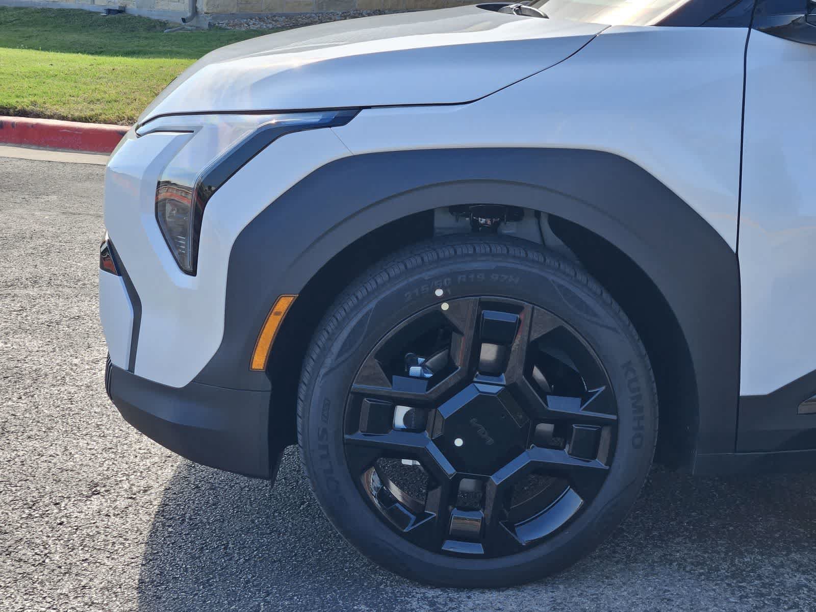 New 2027 Kia EV3 Wind w/ Wind Fwd Nightfall Package image 8