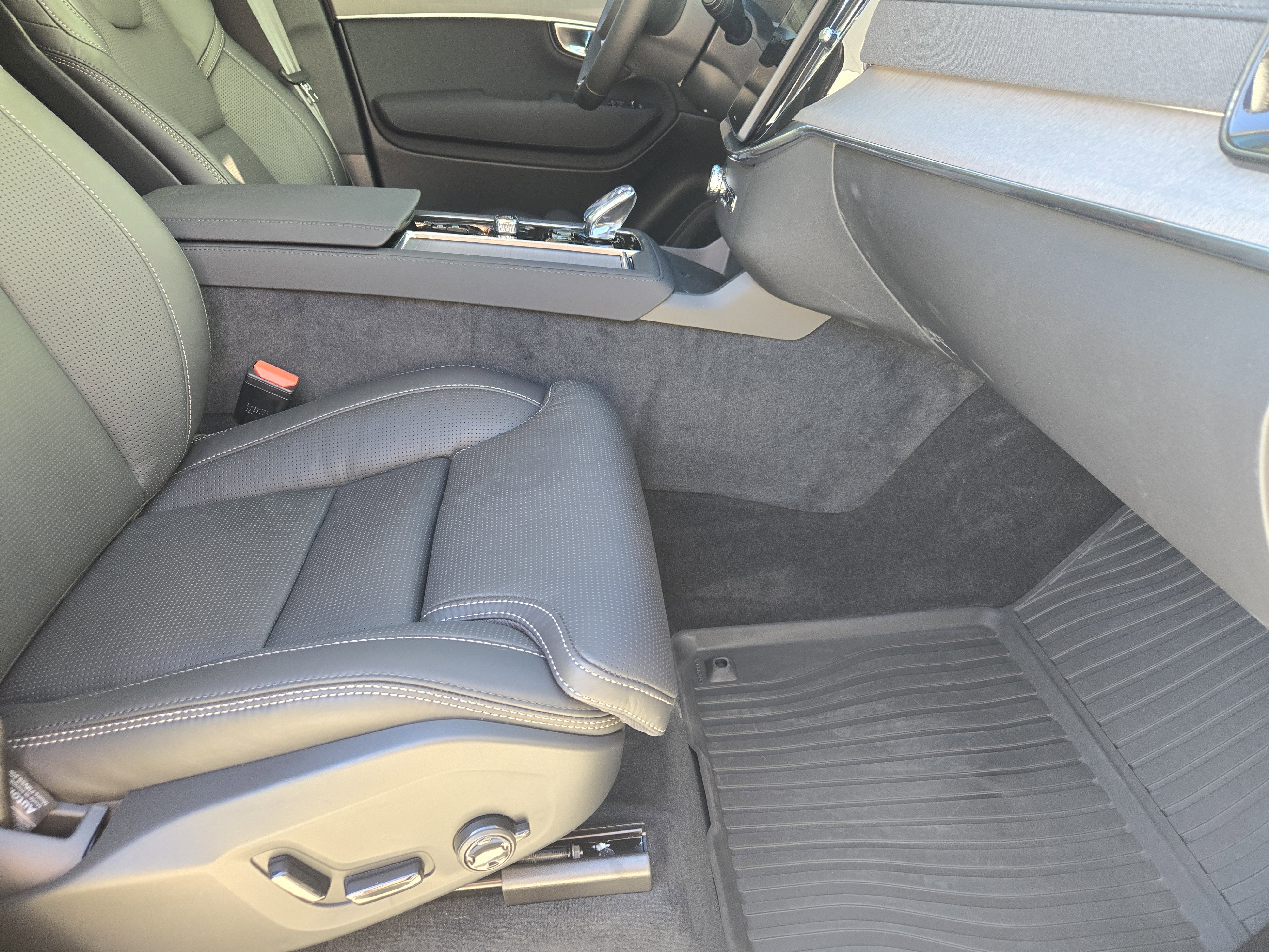 Used 2026 Volvo XC90 T8 Ultra image 17