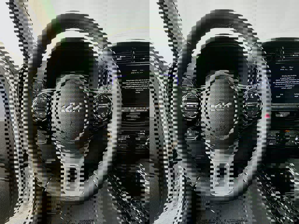 Used 2025 Kia Soul EX image 15