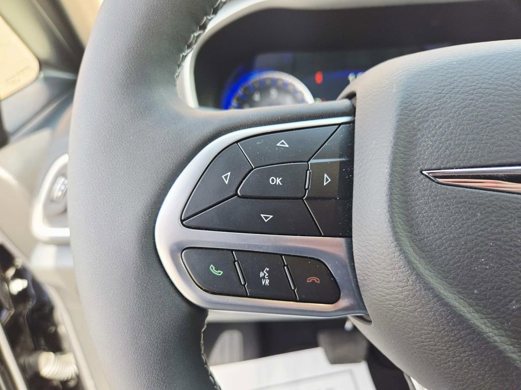 Used 2026 Chrysler Voyager LX image 21