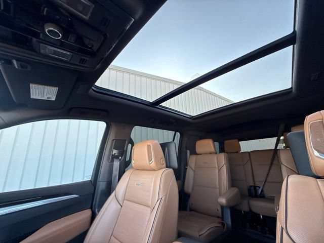 Used 2025 Cadillac Escalade ESV Premium Luxury w/ Touring Package AWD/4WD image 41