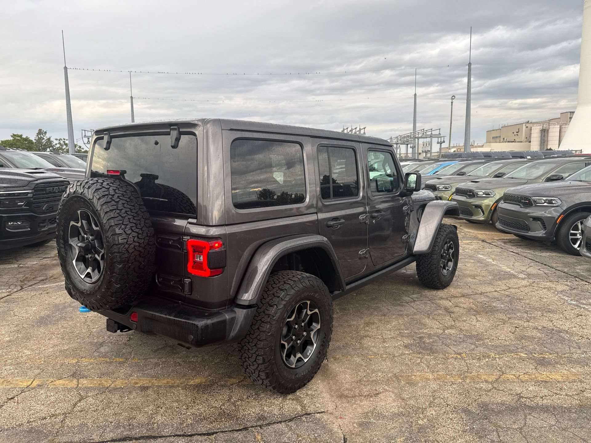 Used 2021 Jeep Wrangler Unlimited Rubicon 4xe w/ Steel Bumper Group AWD/4WD image 6