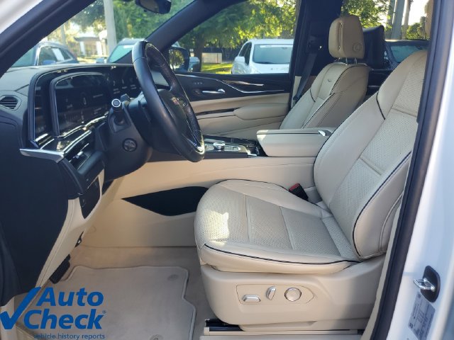 Used 2024 Cadillac Escalade ESV Premium Luxury RWD image 19