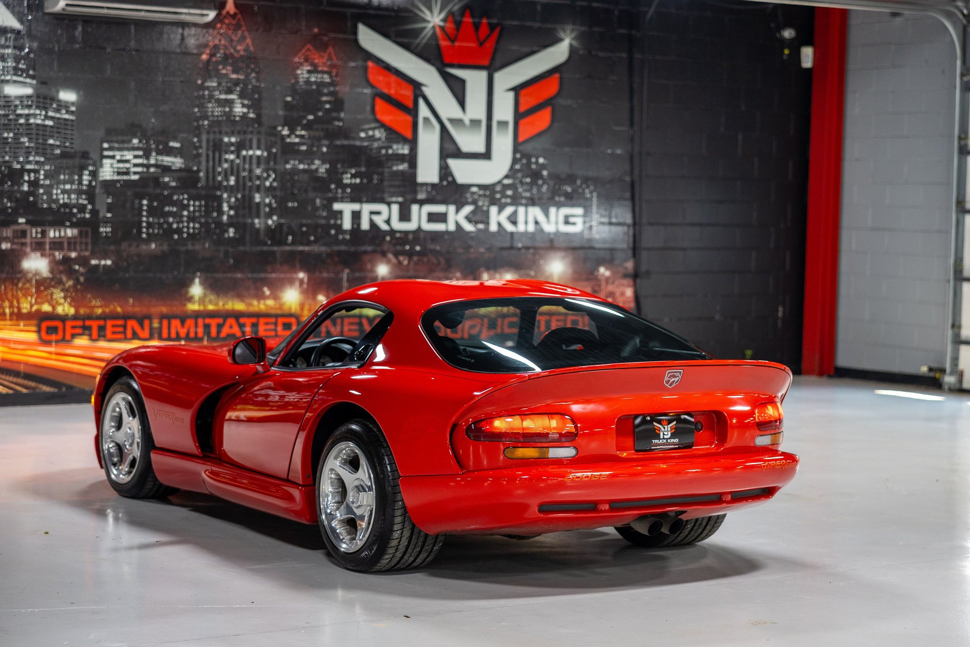 Used 1997 Dodge Viper GTS RWD image 14