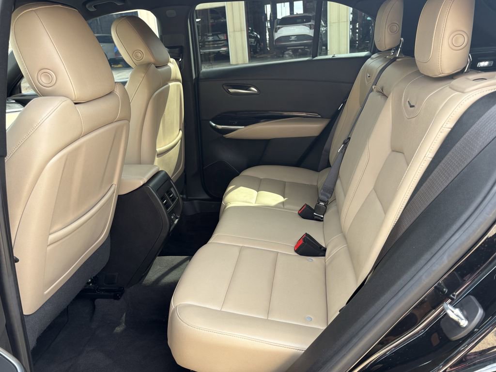 Used 2024 Cadillac XT4 Luxury w/ Cold Weather Package image 21