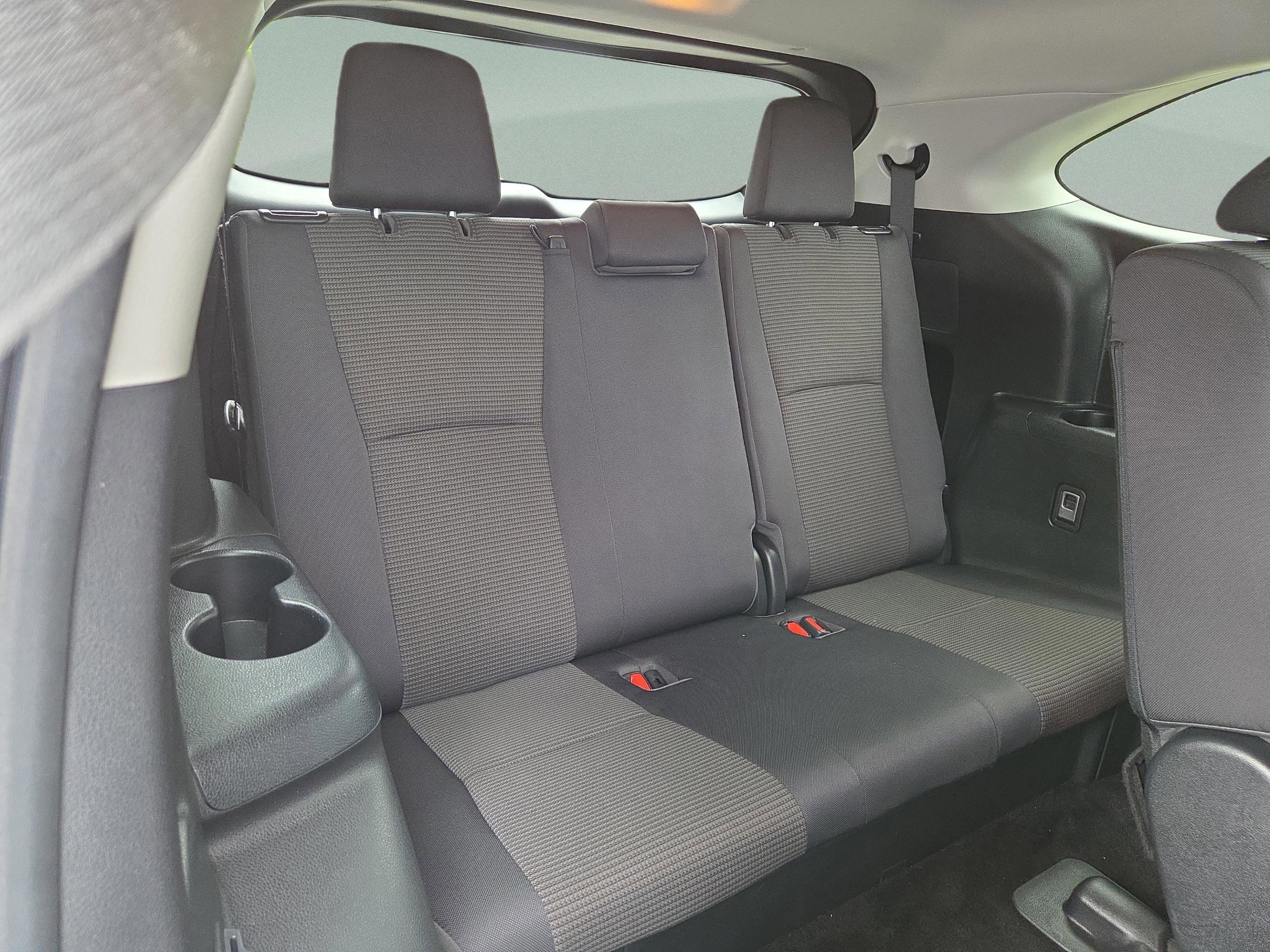 Used 2022 Toyota Highlander L image 40