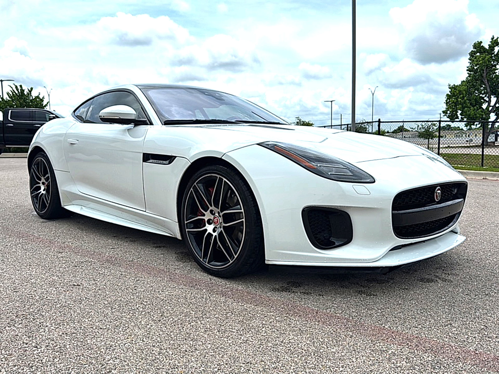 Used 2020 Jaguar F-TYPE Coupe RWD image 3