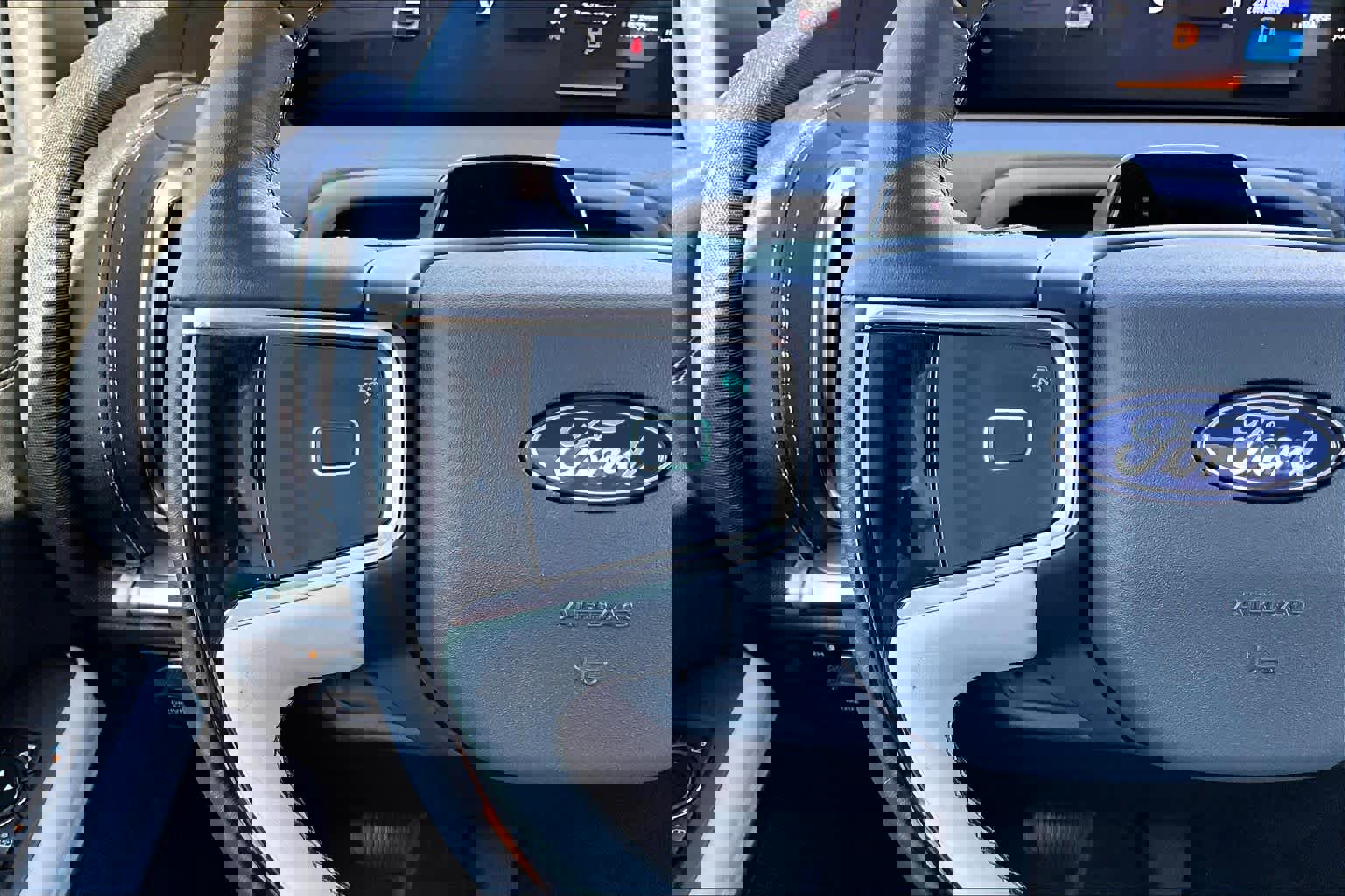 Used 2025 Ford Expedition Platinum image 29