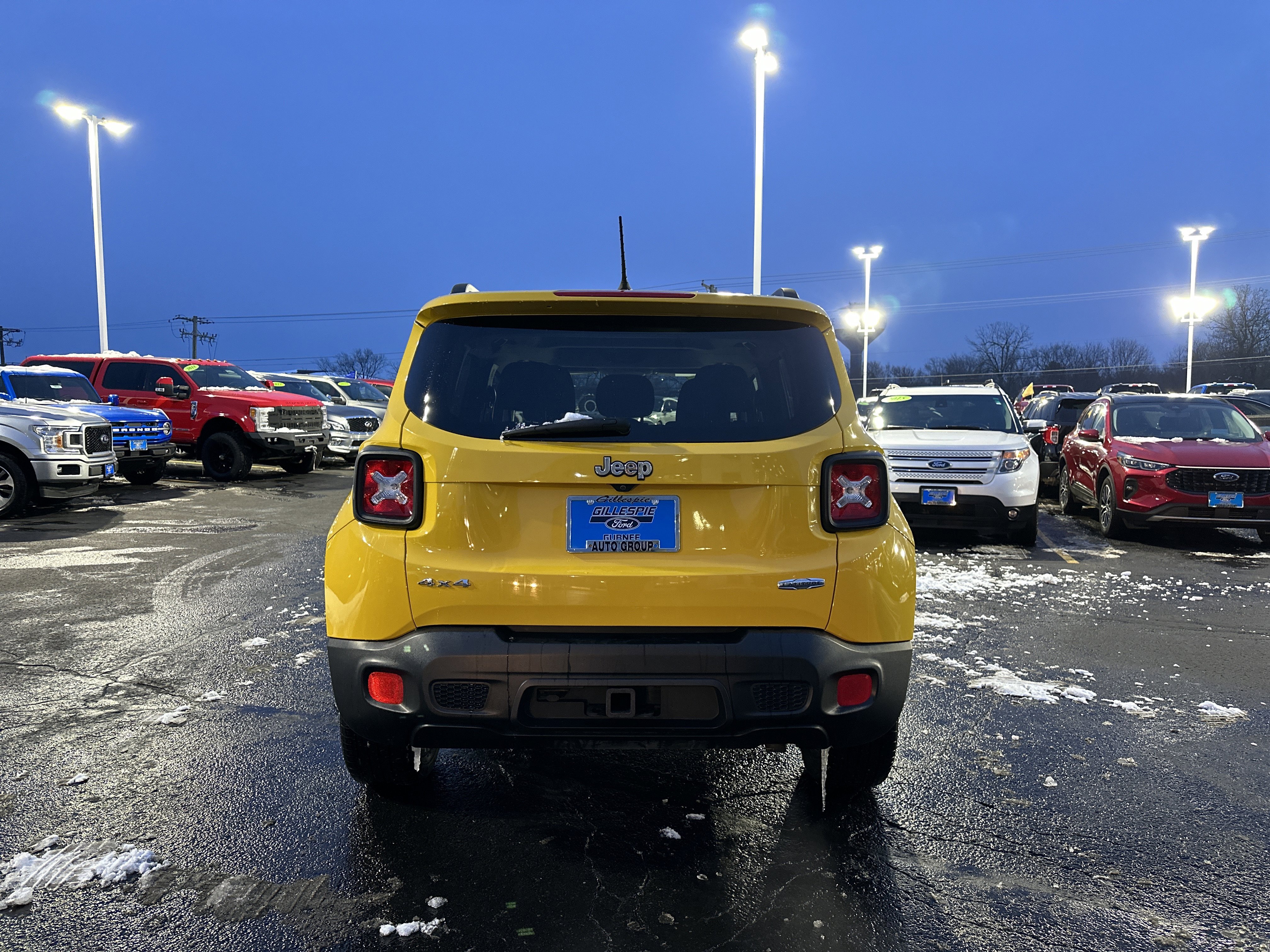 Used 2015 Jeep Renegade Latitude w/ Popular Equipment Group image 4