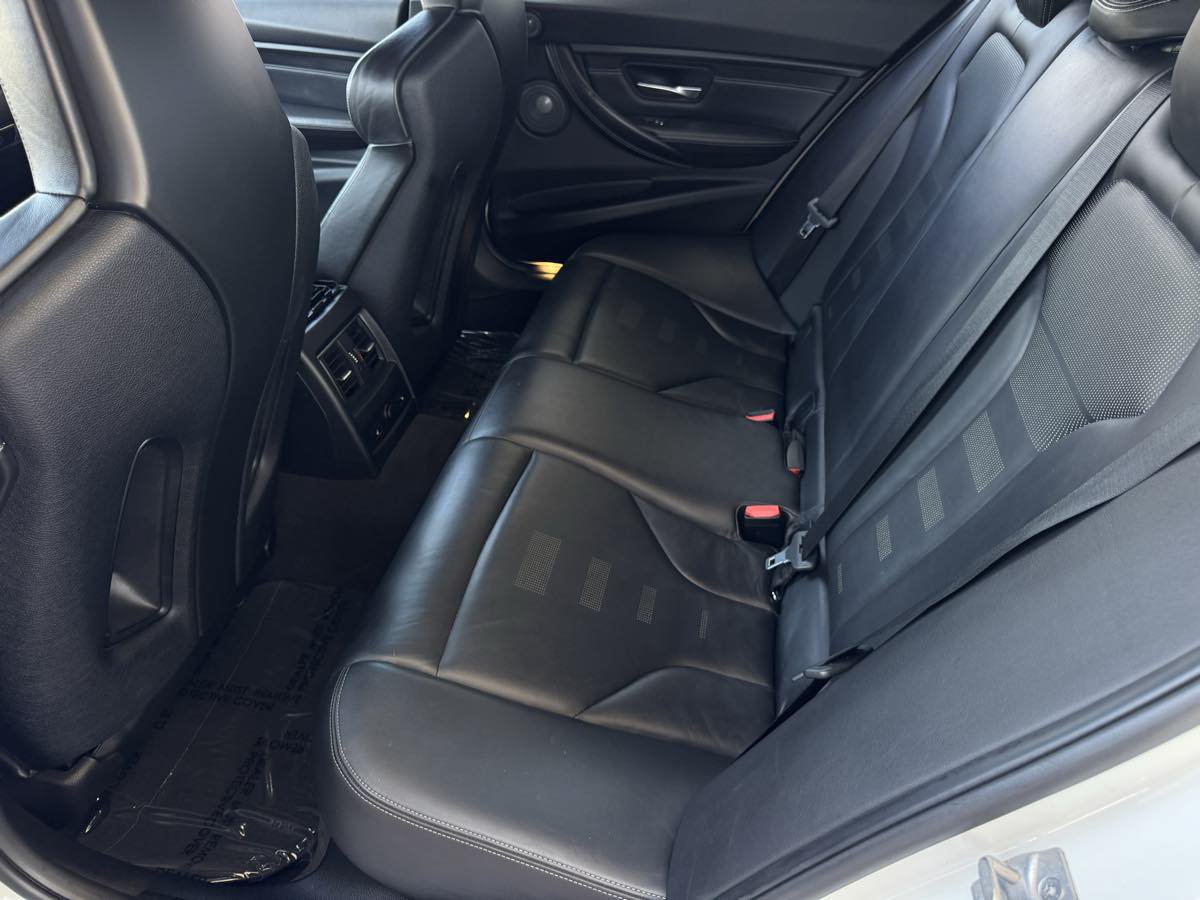 Used 2018 BMW M3 RWD image 17