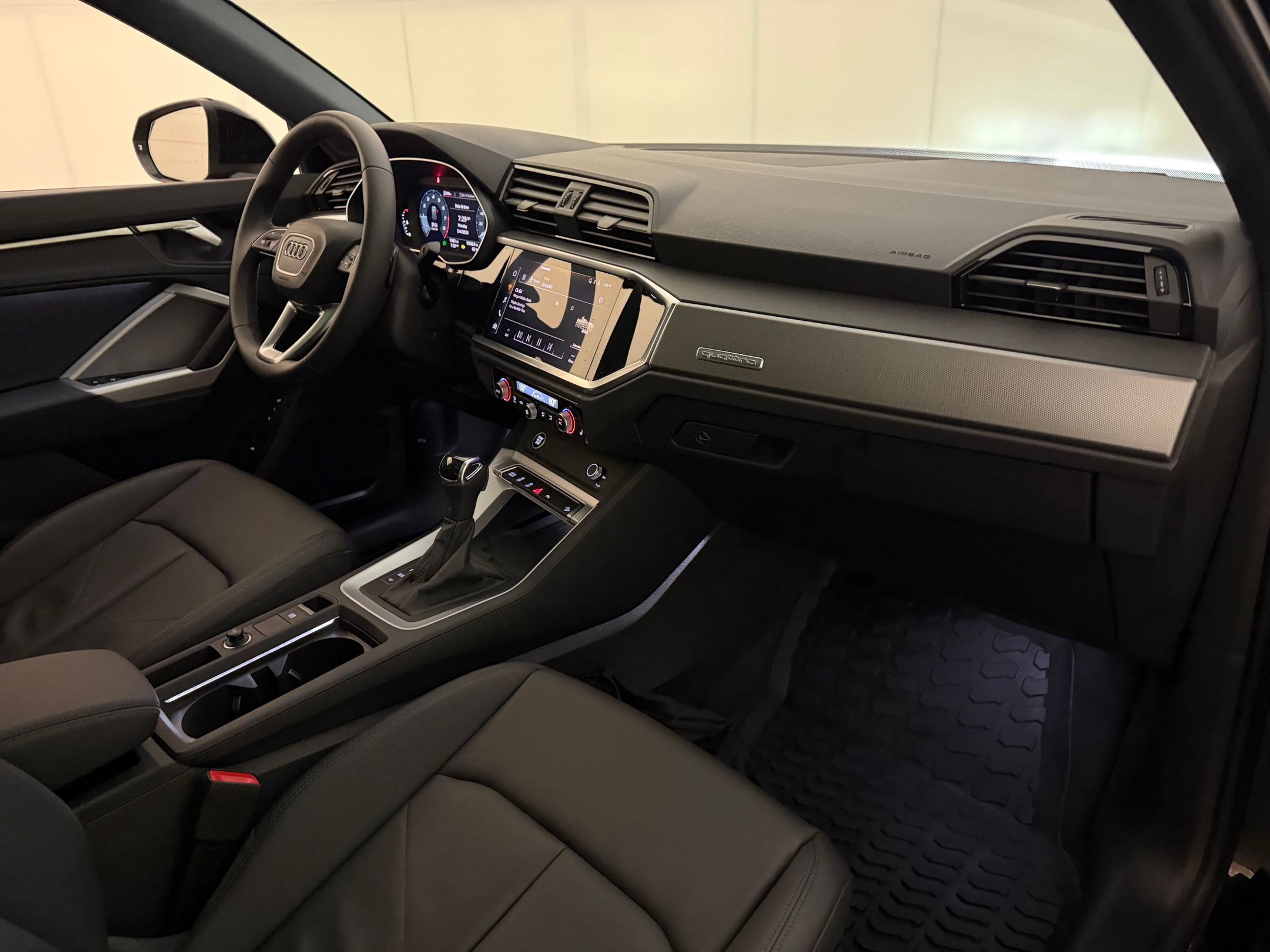 Certified 2025 Audi Q3 2.0T Premium w/ Convenience Package AWD/4WD image 30