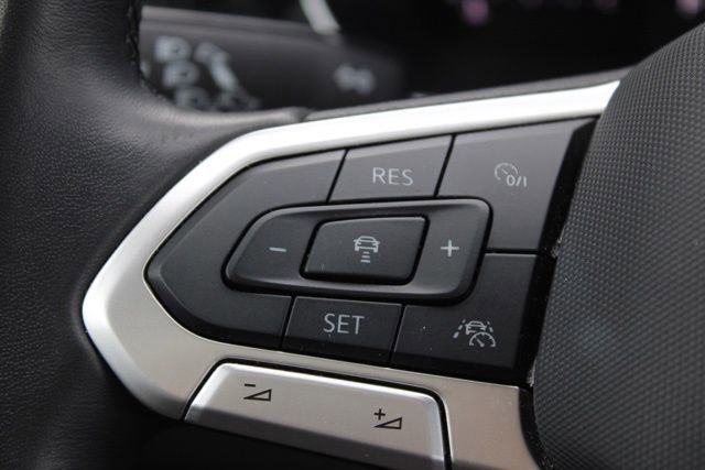 Used 2024 Volkswagen Jetta SE image 24