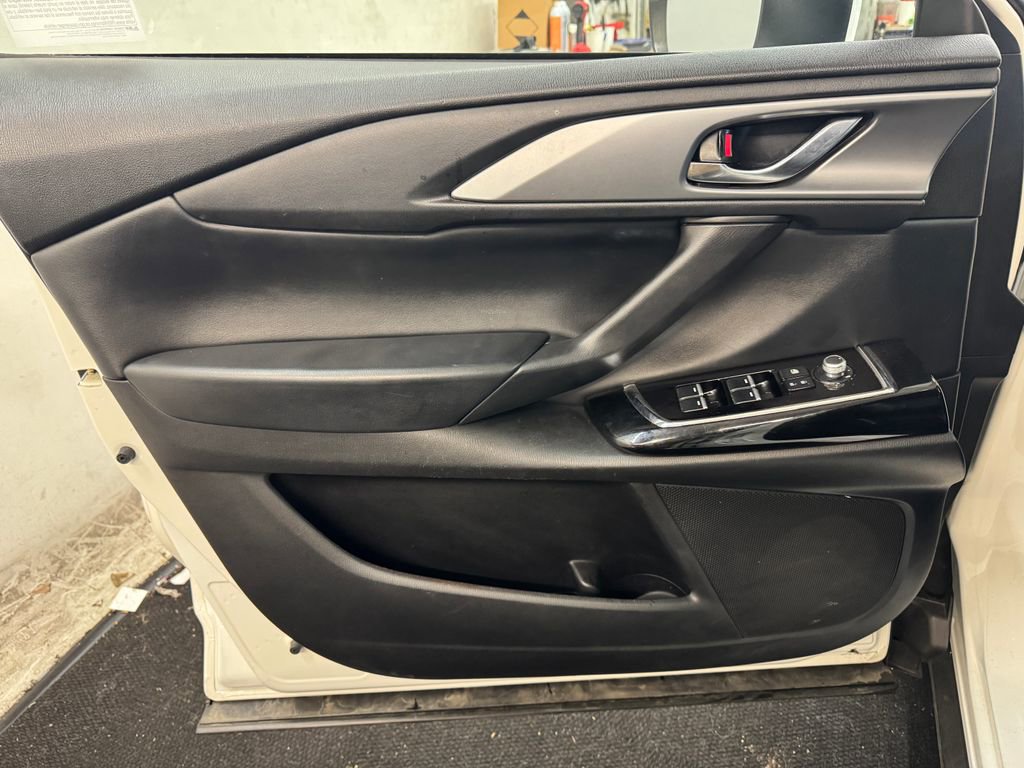 Used 2021 MAZDA CX-9 Touring FWD image 14