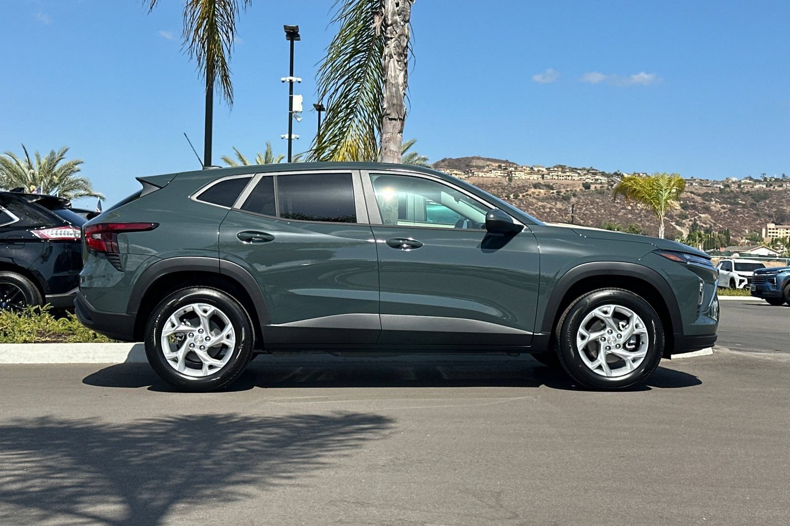 New 2026 Chevrolet Trax LS w/ LS Convenience Package FWD image 3