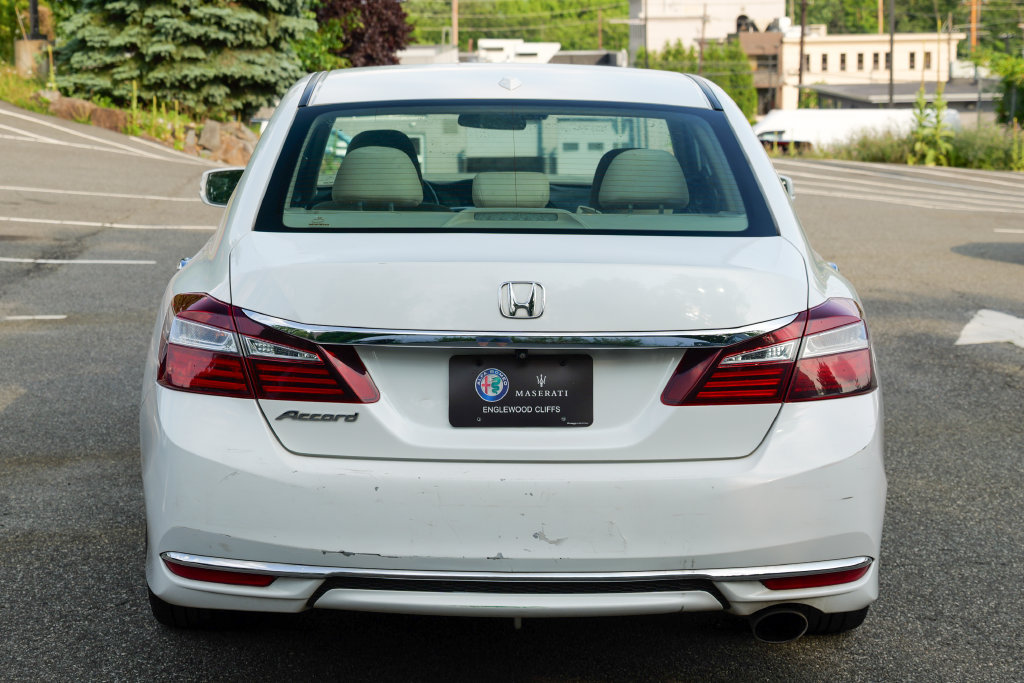 Used 2016 Honda Accord EX image 6