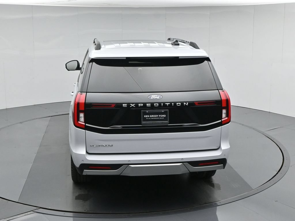 Used 2025 Ford Expedition Platinum w/ Driver's Package AWD/4WD image 49