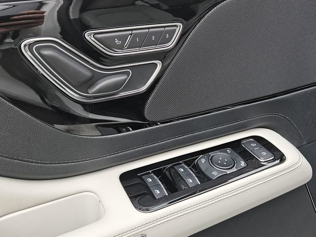 New 2026 Lincoln Aviator 2WD image 19