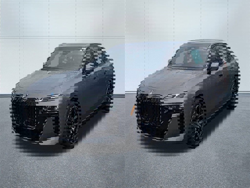 New 2025 BMW 740i xDrive w/ Premium Package image 4