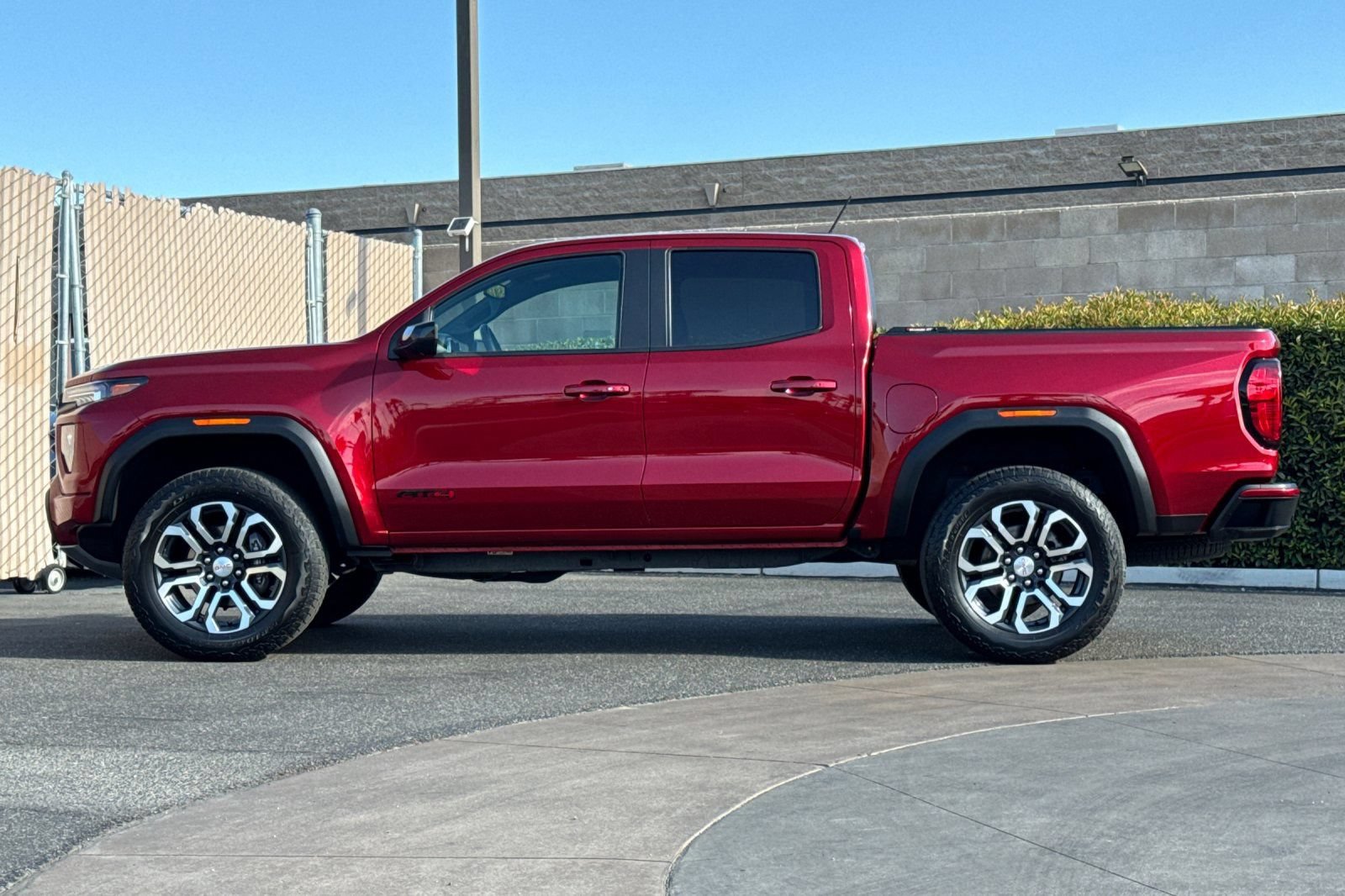 Certified 2023 GMC Canyon AT4 w/ AT4 Premium Package AWD/4WD image 7