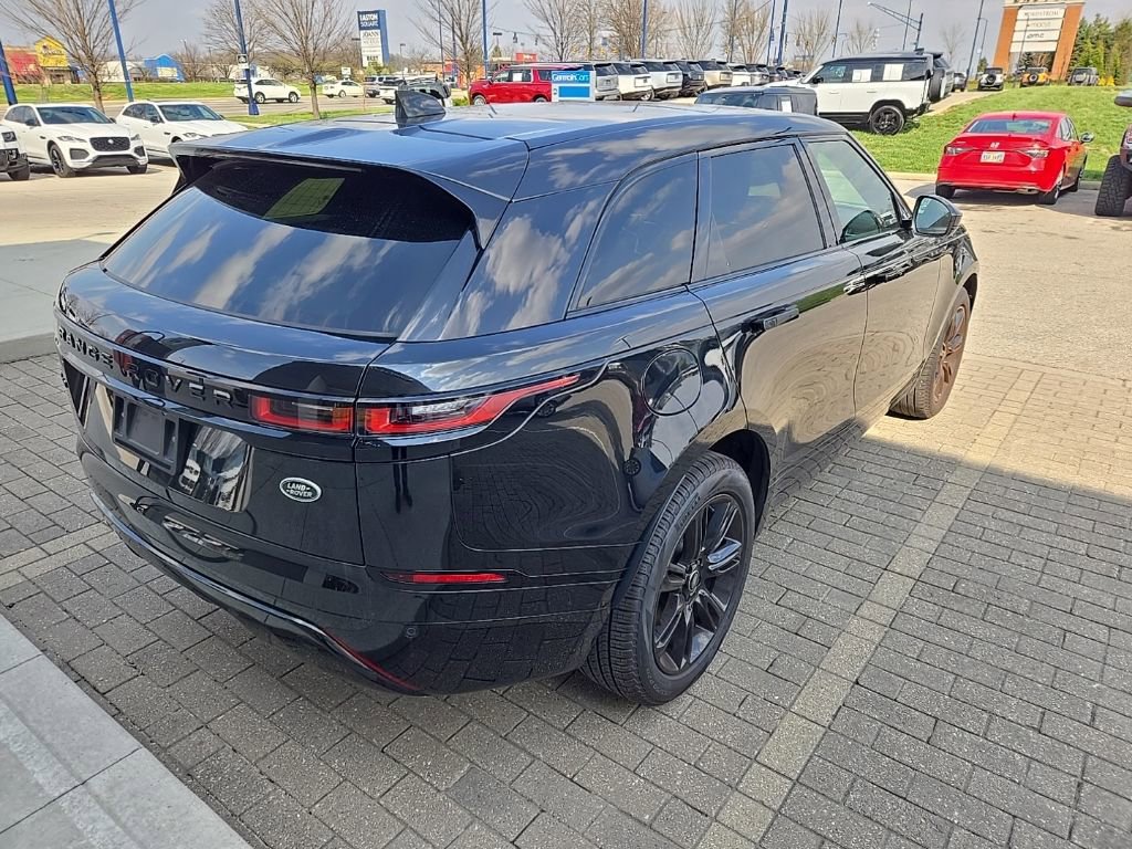 Used 2023 Land Rover Range Rover Velar R-Dynamic S image 5
