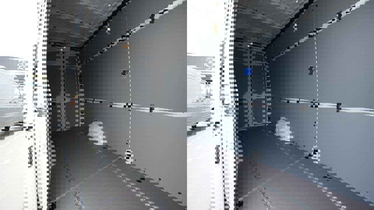 New 2025 Mercedes-Benz Sprinter 2500 image 13