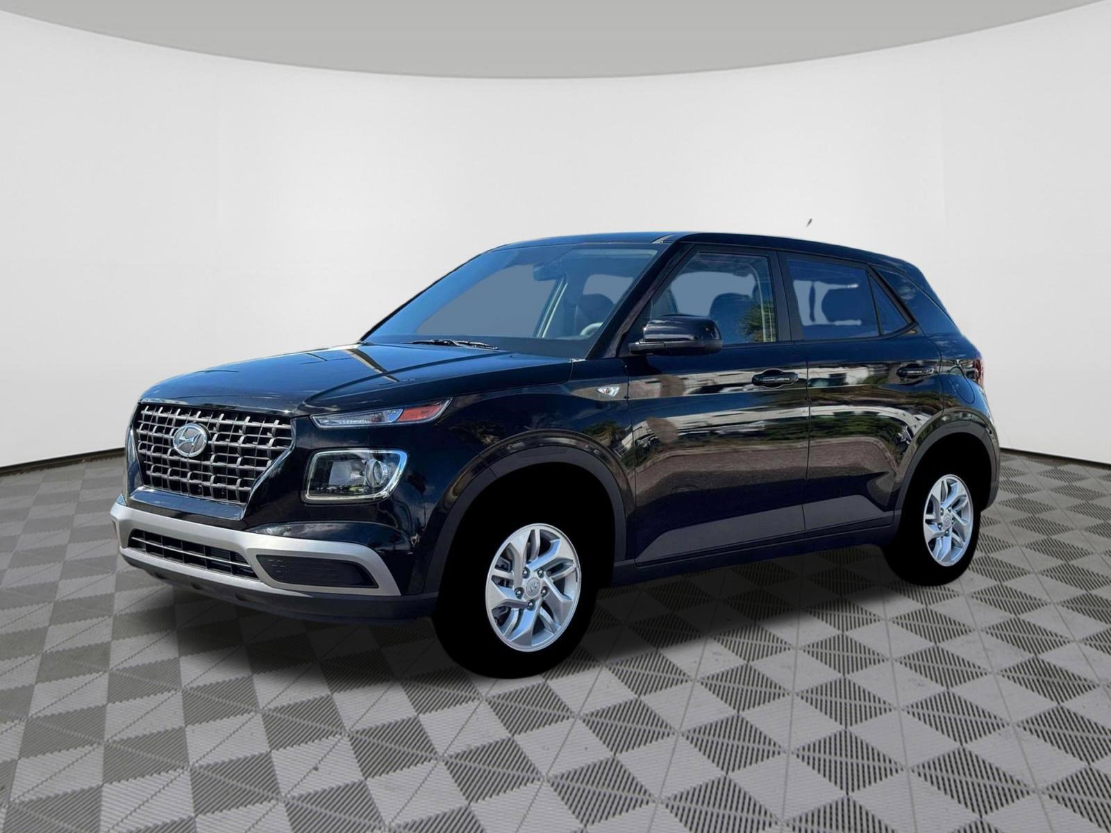 New 2026 Hyundai Venue SE FWD image 2