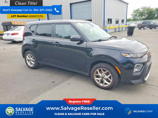 Used 2022 Kia Soul LX w/ Technology Package FWD image 5