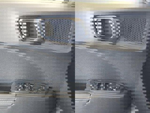 New 2025 Hyundai Venue Limited image 16